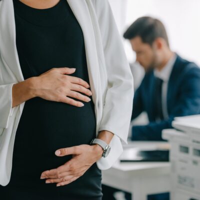 When Should I Tell My Employer I’m Pregnant? | Blog Post | McOmber McOmber & Luber